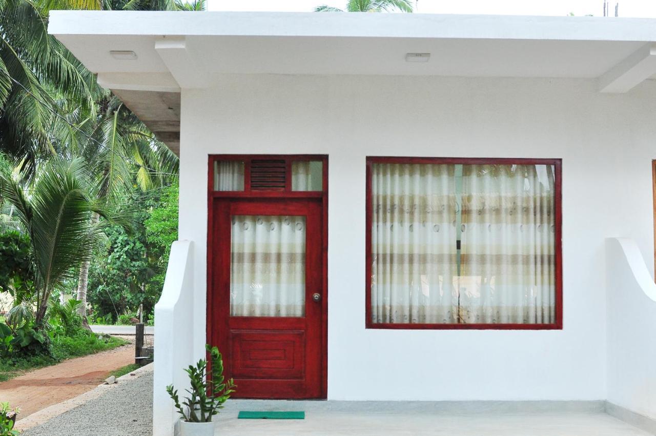 Sea View Villa Bentota, Индурува Екстериор снимка